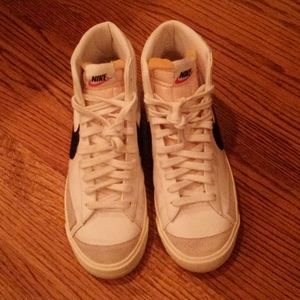 Nike Blaze size 10